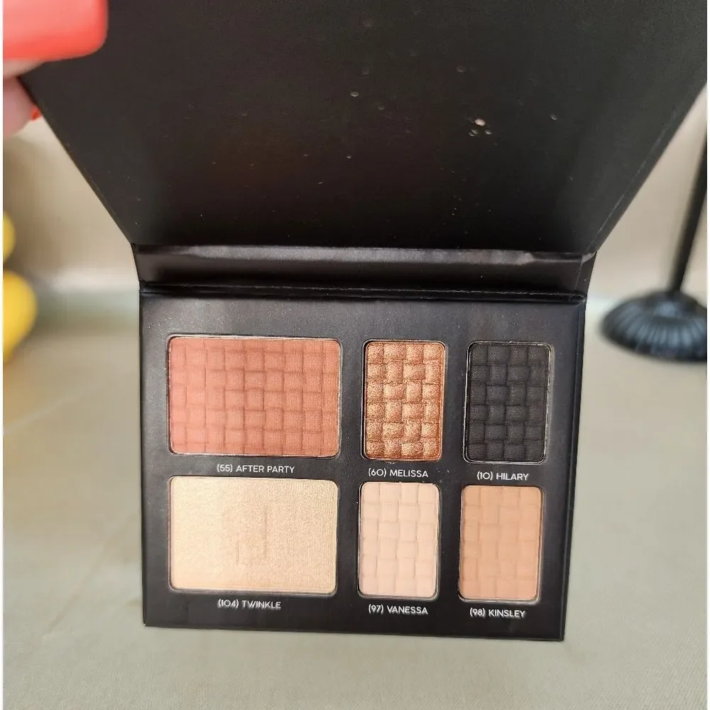 BUNDLE 2 Doucce On The Go Palettes EYESHADOW, BLUSH, HIGHLIGHTER BUNDLE DEAL